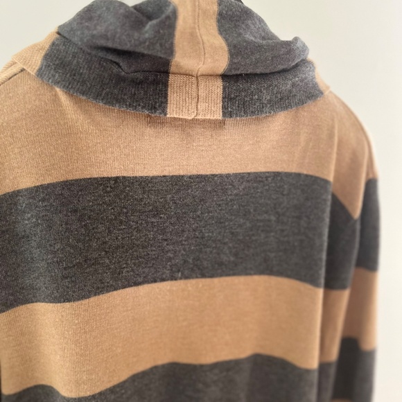 Long Grey Tan Striped Viscose Cardigan with No Fastener - Picture 8 of 9